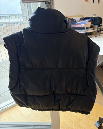 Gilet femme aspect cuir noir rembourré bon état