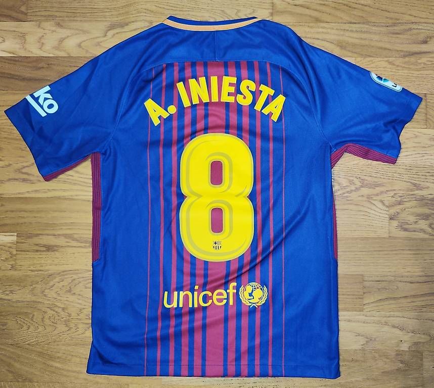 FC Barcelona Canottiere & Pantaloni: Barcelona Trikot A. INIESTA – Usato da Sempach venduto da omar013 2