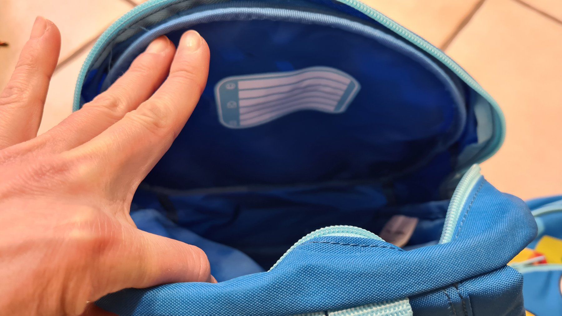 Samsonite Borse & Zaini: 2Stück Samsonite Rucksack Mickey Mouse wie NEU! – Usato da Obergösgen venduto da schesom 2