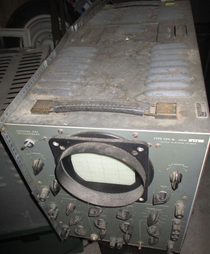 Toutes les machines: Kathodenstrahljonisator der Schweizerarmee – D'occasion à Dättlikon par Maurinie