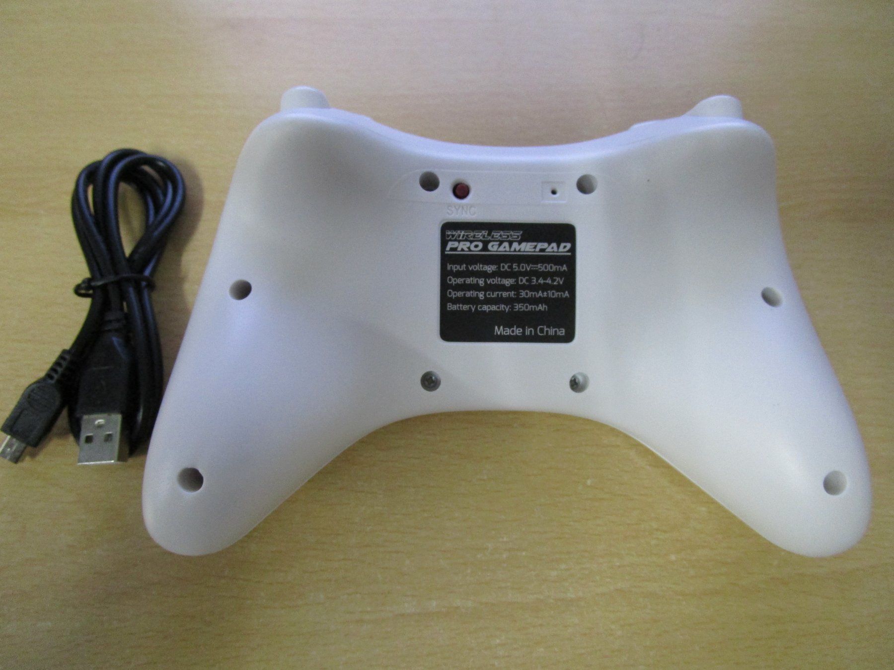 Controller: Wii U Pro Controller - NEUWARE - Weiss - Wireless Controller – Nuovo (secondo la descrizione) da Goldau venduto da agestuffer 2