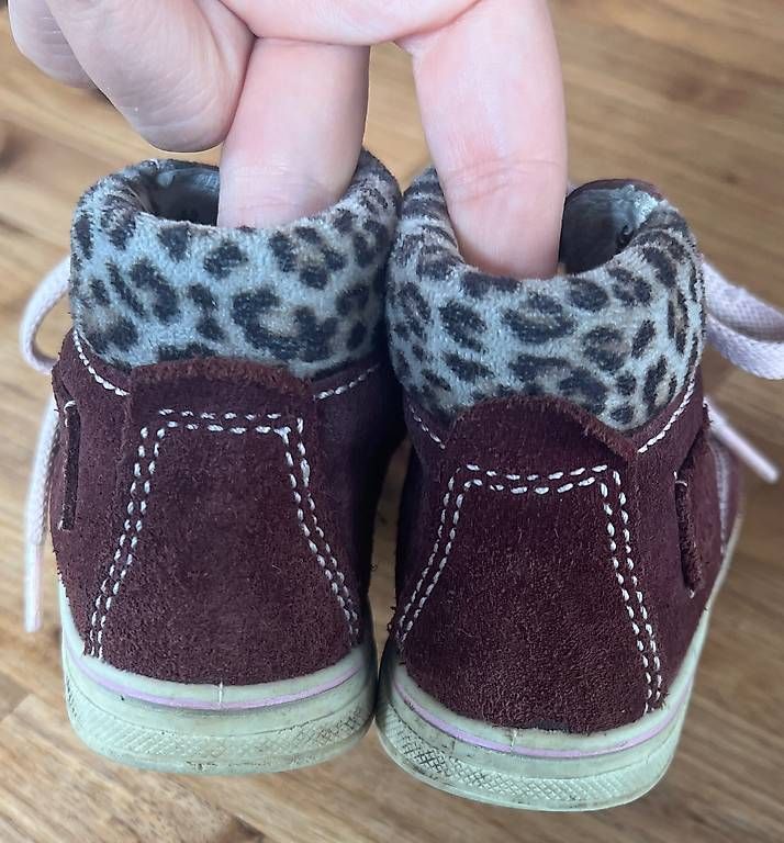 Scarpe per ragazzi: Schuhe Gr. 22 – Usato da Zürich venduto da esp_v7ml 2