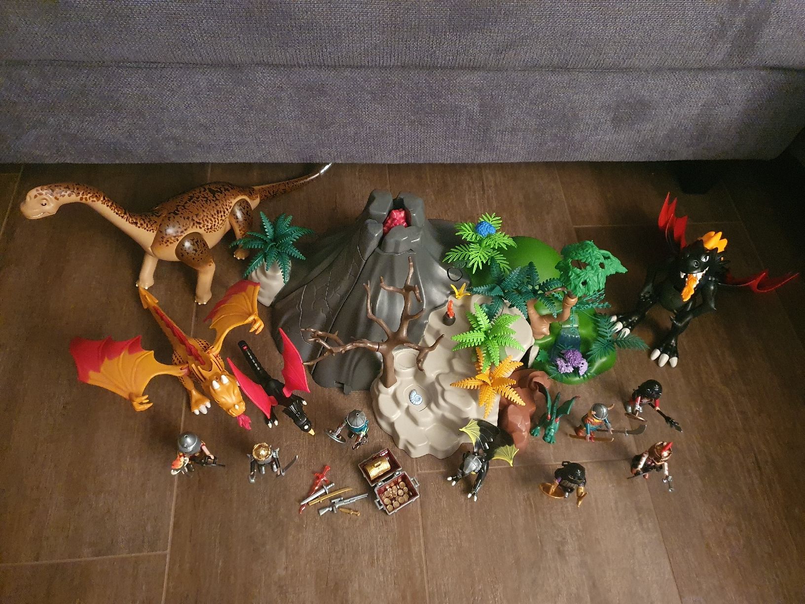 Playmobil Giocattoli: Playmobil Drachen Vulkan mit Funktion – Usato da Fahrweid venduto da Putzlina