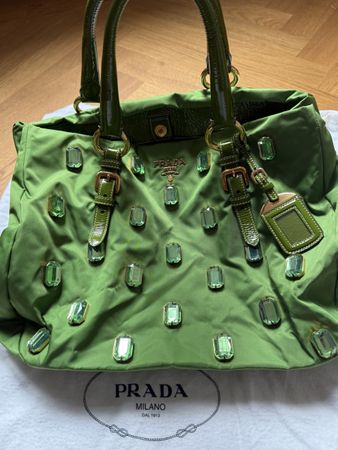 Trendige Prada Green Tessuto Pietre Jewelled Nylon Tote