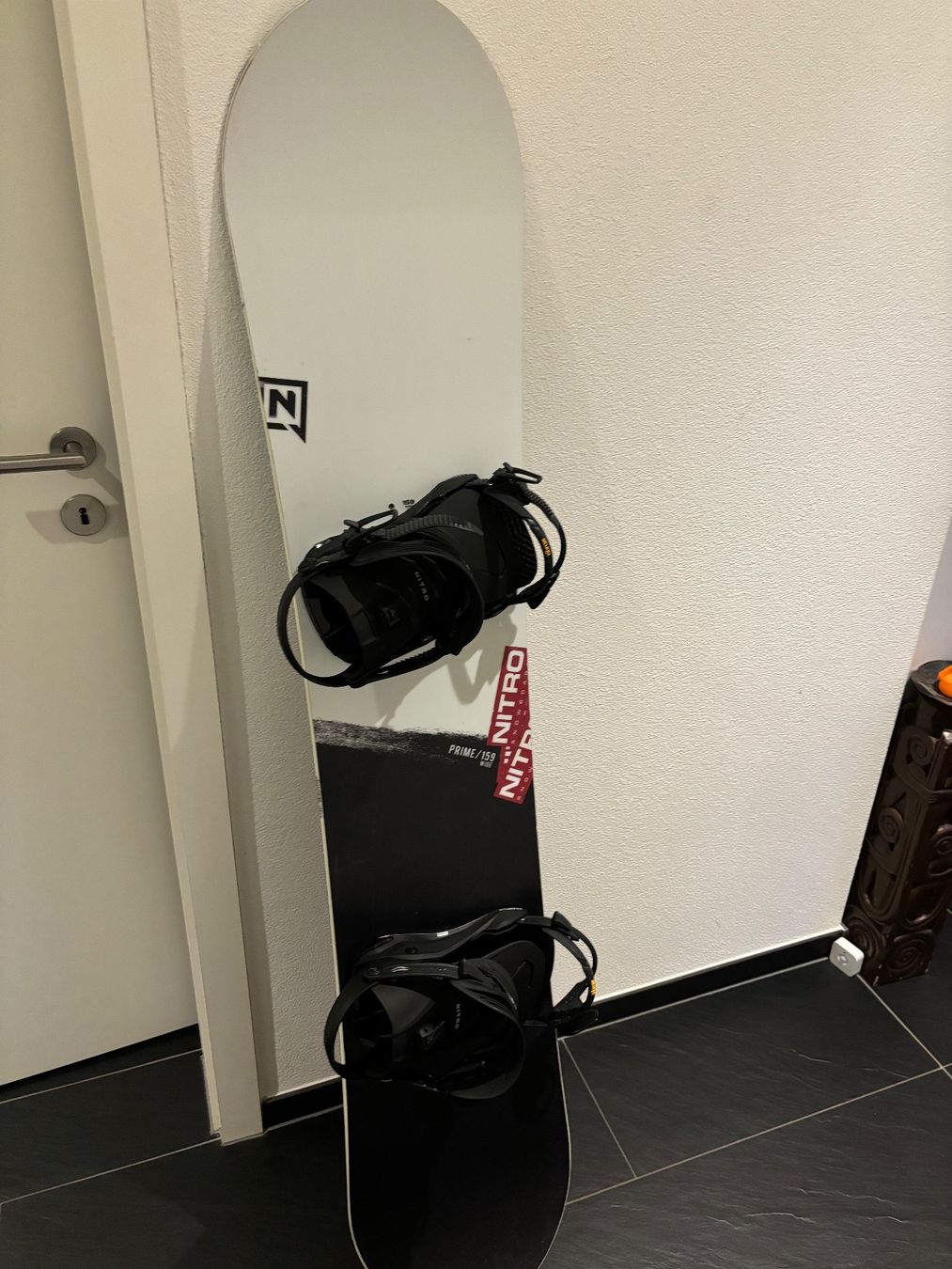 Snowboard Nitro Board: Nitro Prime Snowboard inkl. Nitro Phantom Bindung 2024 – Usato da Laupen venduto da TecProPalmer1092 1