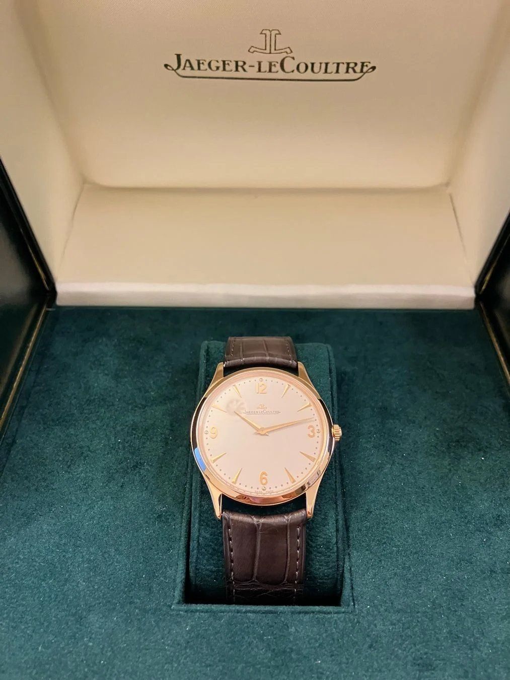 Jaeger-Lecoultre Orologi: Jaeger-LeCoultre Master Ultra Thin 18k Gold – Usato da Thalwil venduto da LeCh1ffre 2