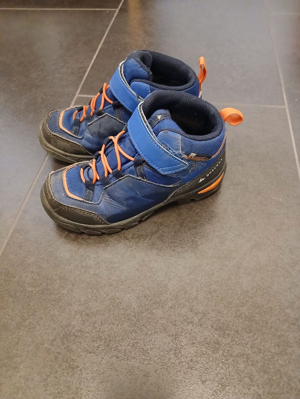 Decathlon Scarpe per ragazzi: Wanderschuhe Gr. 26/27 – Usato da Courtepin venduto da Lucciola_86 1