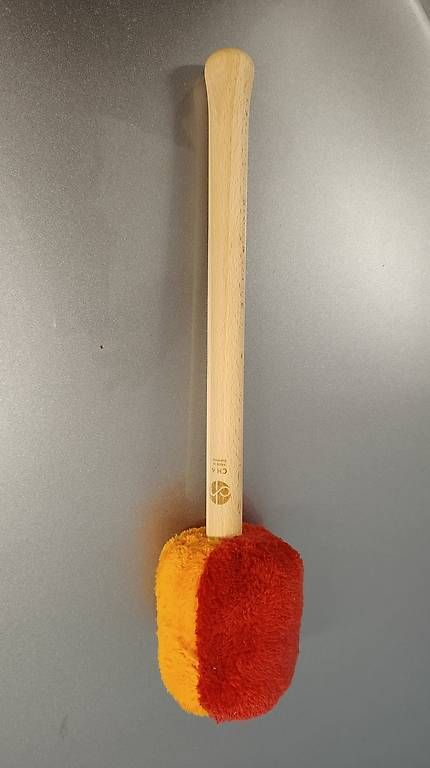 Strumenti musicali: Olli Hess Profi Chakra Gong Mallet CH 4 – Usato da Schwyz venduto da Burnsdesign