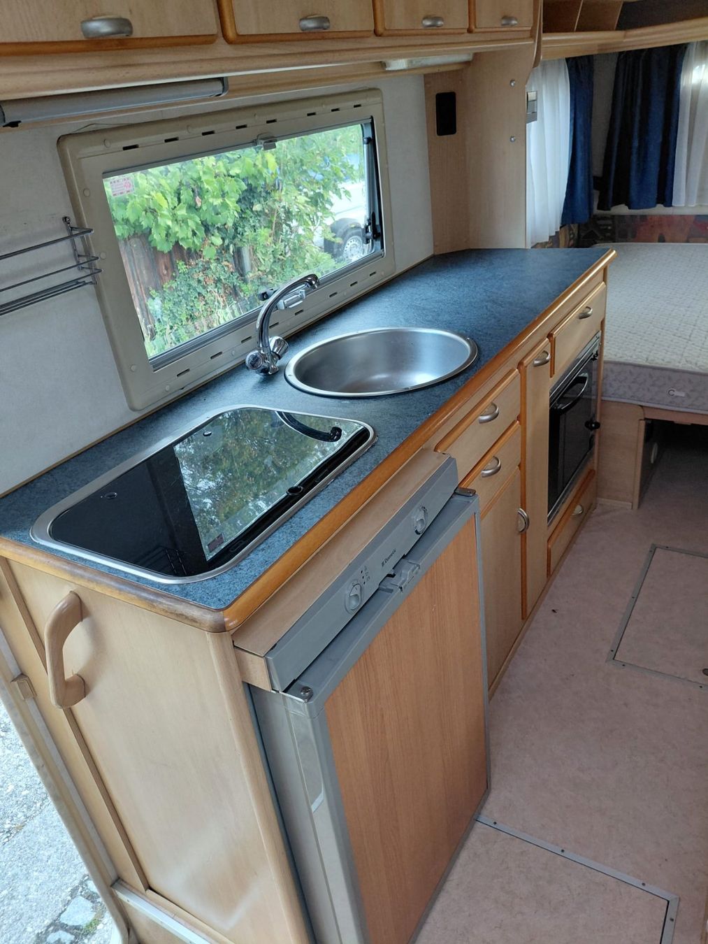 Eura Mobil Véhicules de camping: Wohnmobil – D'occasion à Lützelflüh par inf_j9bd 1