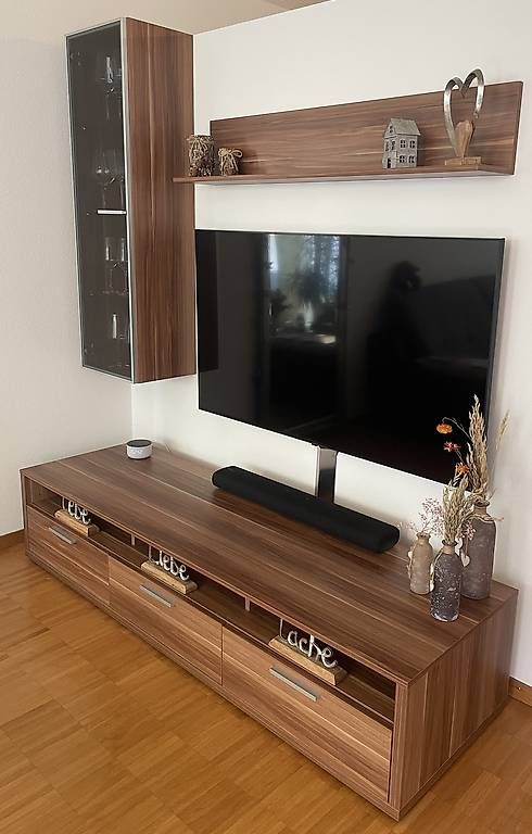 Mobili TV: Wohnwand / TV Möbel / Kommode / Regal in Holzoptik – Usato da Stein AG venduto da fad_98fm