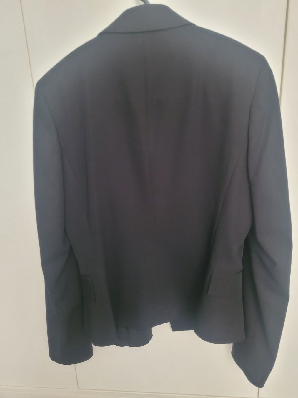 Vestes: Blazer noir coupe classique – D'occasion à St-Sulpice VD par Piggy03 1