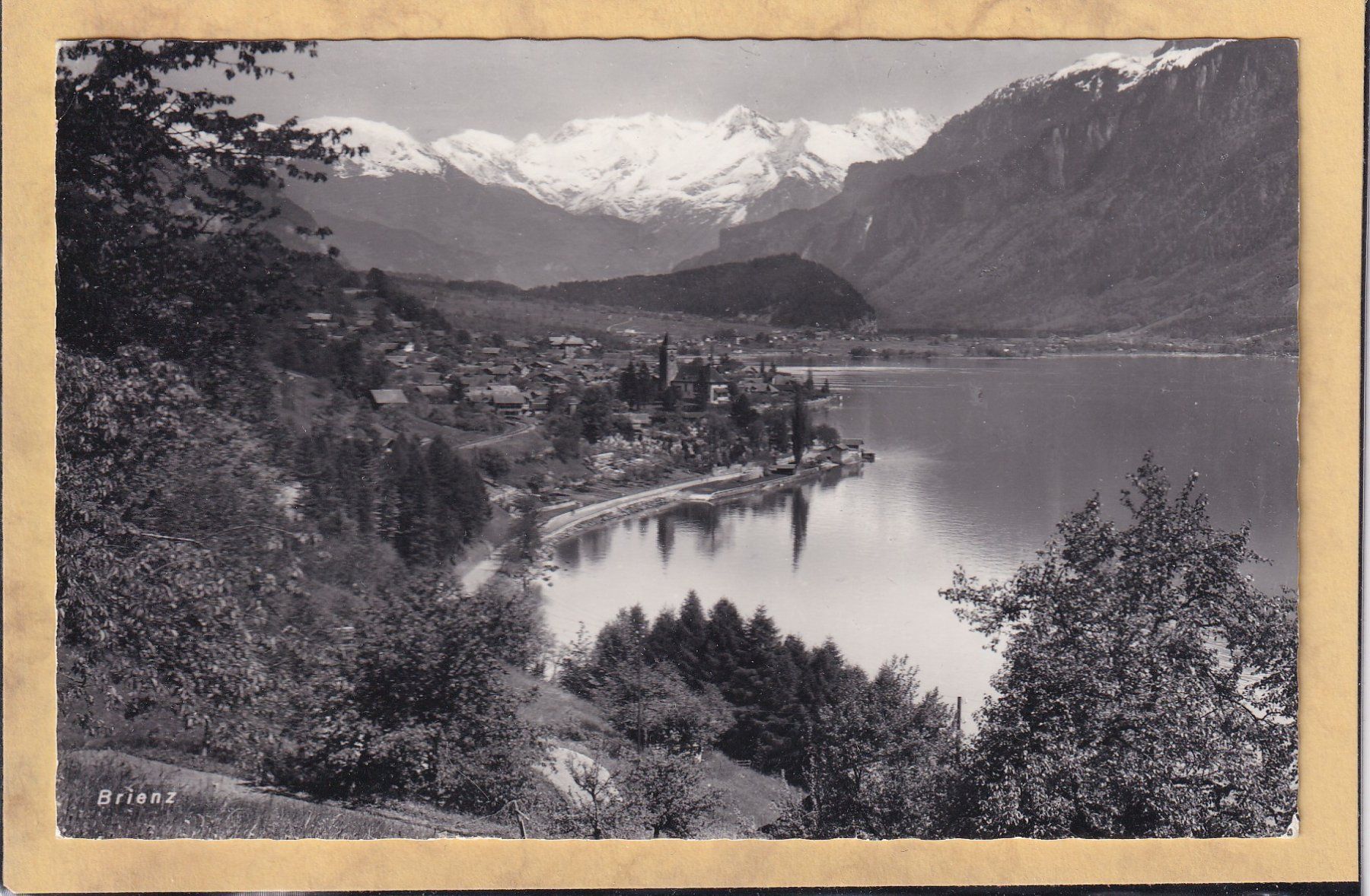 Cartoline postali: Brienz - le village - 1960 – Usato da Orvin venduto da Pyaeschli