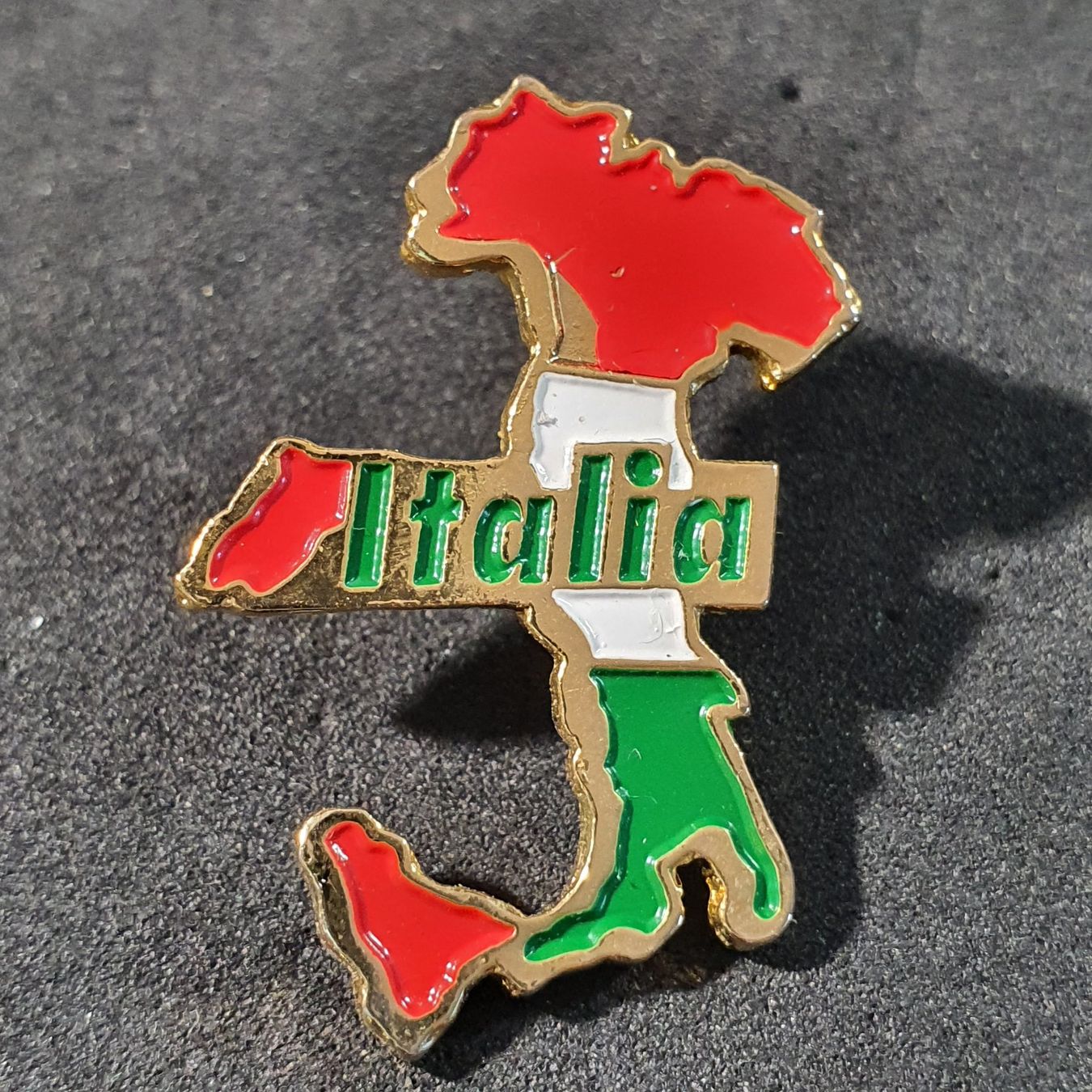 Plaketten & Abzeichen: Y853 - Pin Italia  Italien – Gebraucht aus Reinach BL von Boston-Verkauf