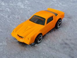 Chevrolet Camaro Z28 Neon  1:64