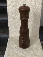 Pfeffermühle Peugeot Frankreich Holz manuell guter Zustand