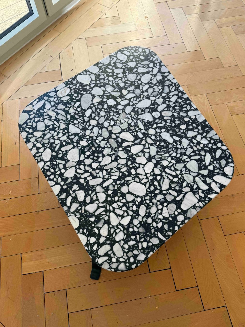 Tavoli: Moderner Design-Couchtisch mit Terrazzo-Platte – Usato da Zürich venduto da ele_nd88 1