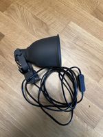 Schwarze Wandlampe IKEA aus Metall inkl. Glühbirne