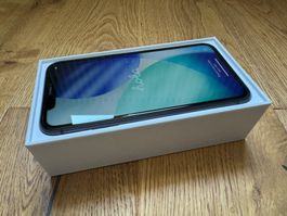 iPhone 11 (128GB)