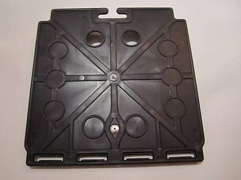 Servierplatten: Teutonia Sitzplatte (Neu) – Gebraucht aus Winterthur von Happy-Baby