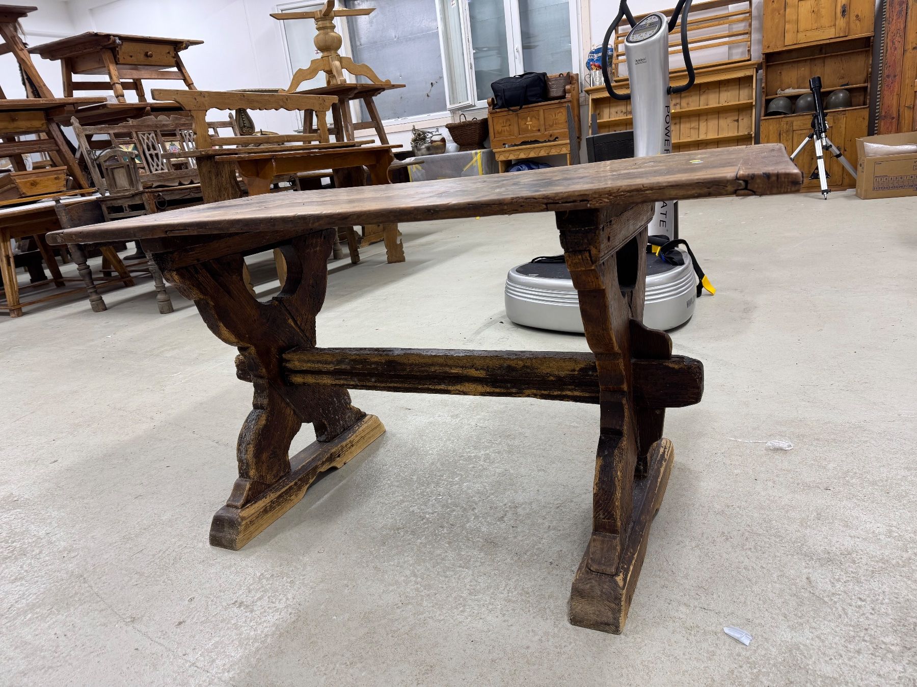Tavoli: Exquisite French Solid Oak Farmhouse Dining Table – Usato da Oeschseite venduto da -Luxury-On-Line- 1