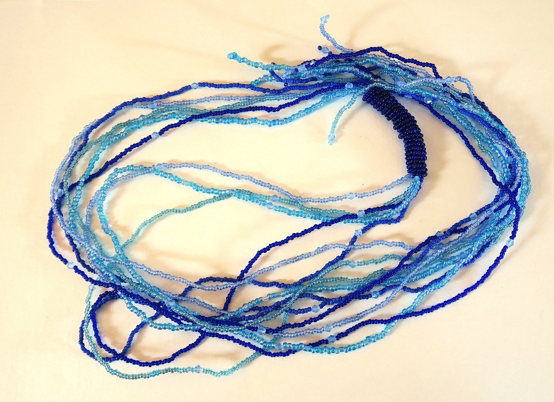 Catenine: Gürtel/Kette Glasperlen 5 Reihen – Usato da Brittnau venduto da marlenestone 1