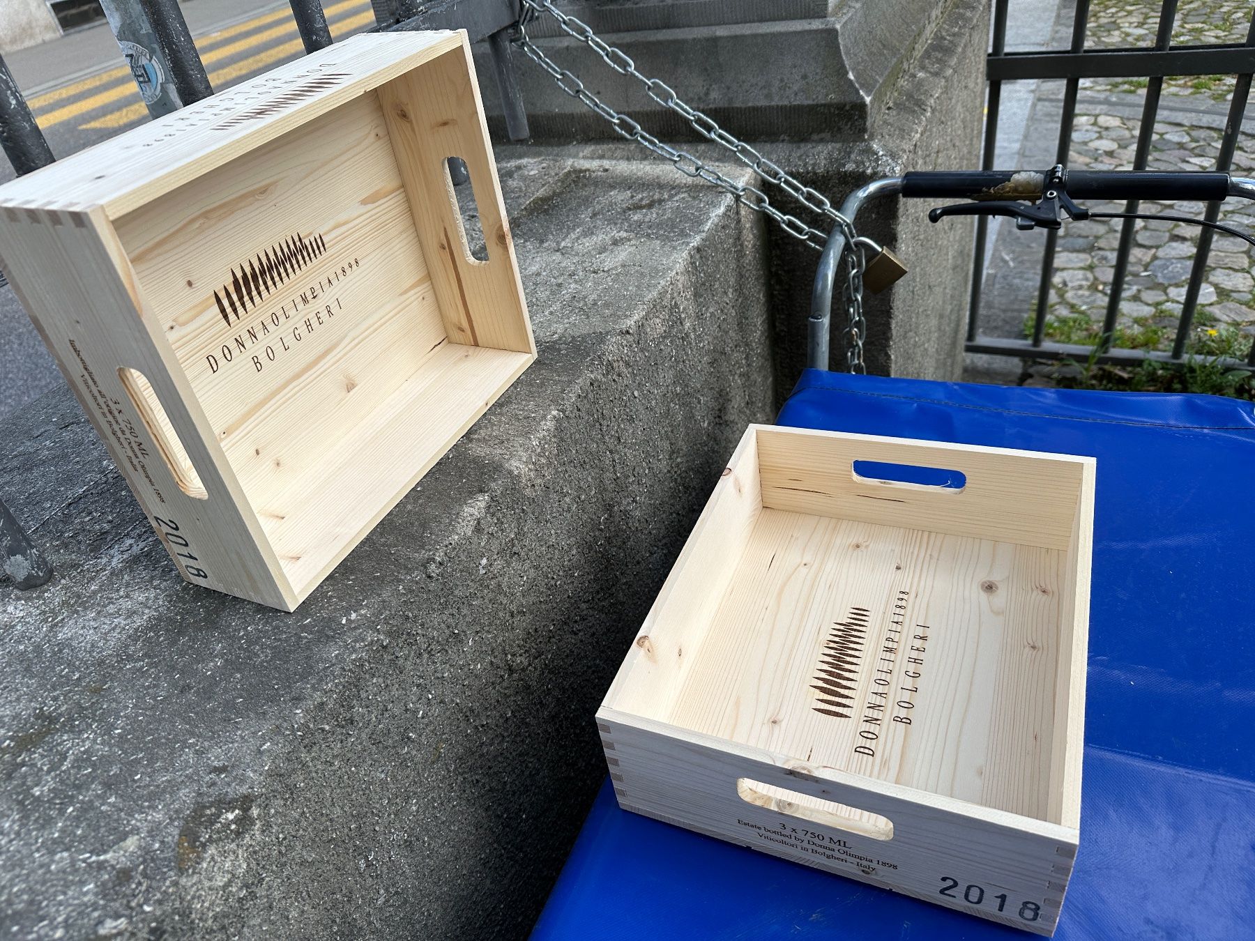 Altro: schönes Serviertablett Weinkiste – Usato da Zürich venduto da atlantis77