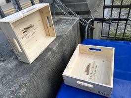 schönes Serviertablett Weinkiste
