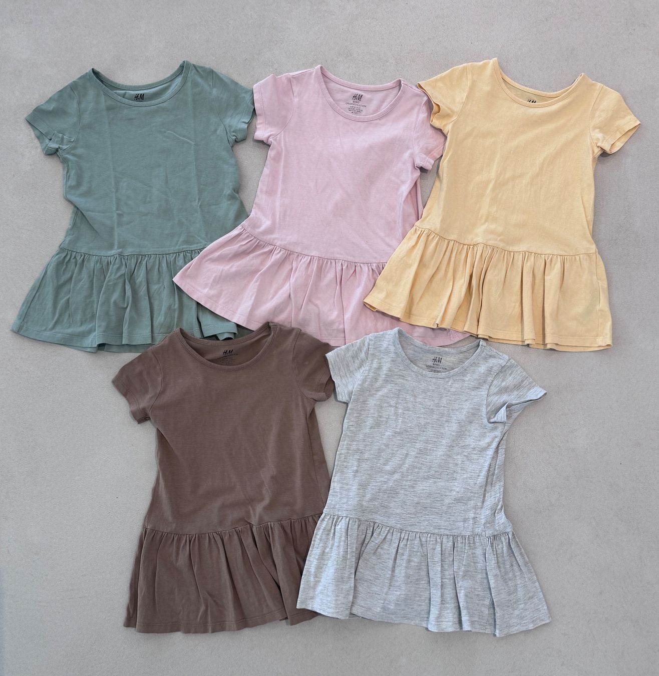 H&M Kleider & Röcke: H&M Shirt Kleidli Set, Grösse 92 – Gebraucht aus Bonaduz von lut_6rts