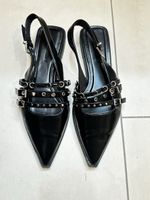 Slingback mit Riemen und Nieten Schwarz