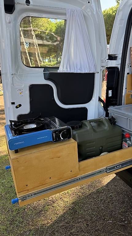 Ford Veicoli da campeggio: Ford Transit Courier, Ausgebaut als Minicamper – Usato da Obfelden venduto da Haussi 4