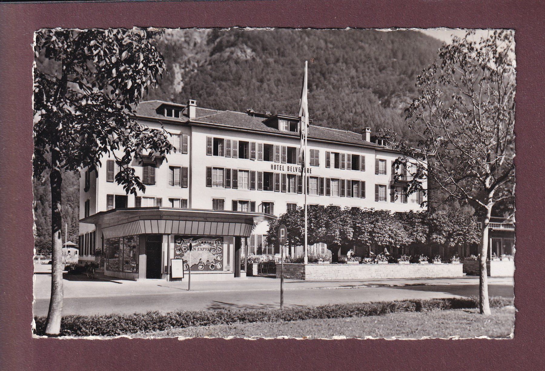 Cartoline postali: INTERLAKEN - Hotel Belvédère // Falte // – Usato da Pully venduto da nicecards