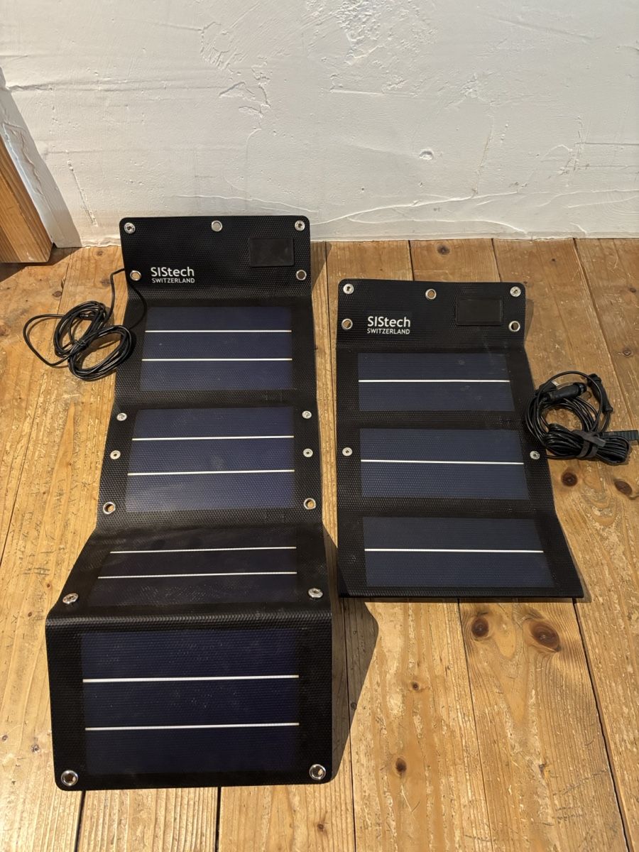 Dispositivi a energia solare: SiStech Solarpanel Set  – Usato da Winterthur venduto da Anelina_