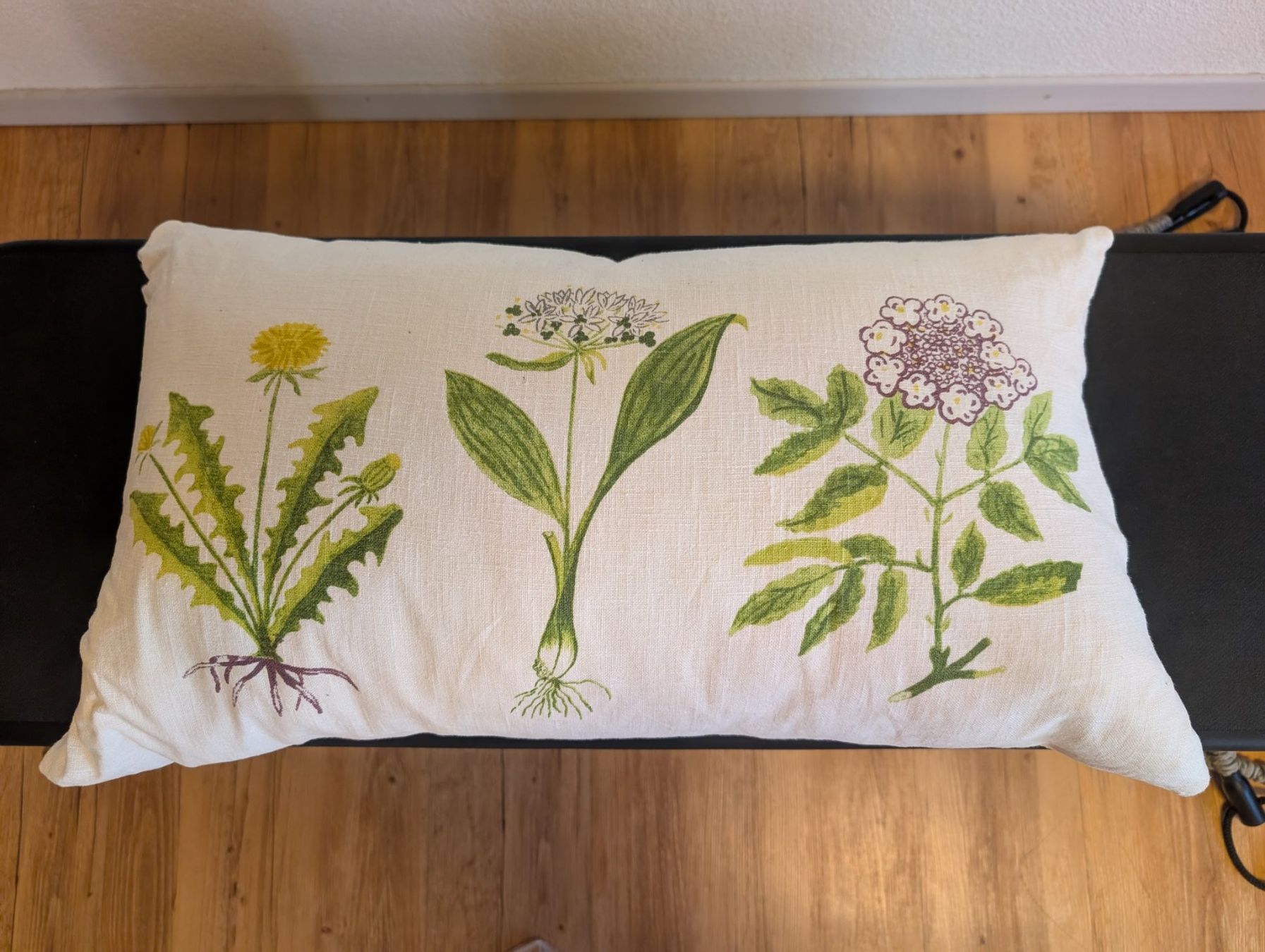 Ikea Cuscini: Kissen mit Blumenmuster – Usato da Pfyn venduto da Magra02