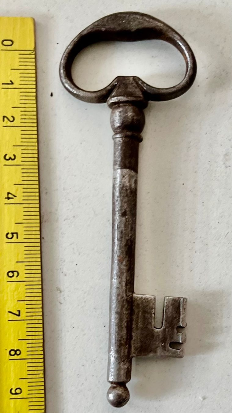 Schlüssel: Antik Schlüssel Bart ca. 10 cm lang – Gebraucht aus Ostermundigen von DaxKarten-75