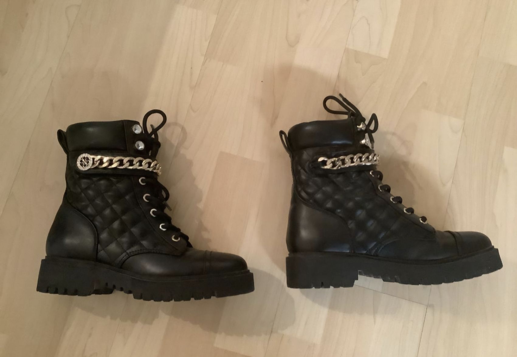 Guess Chaussures femmes: Guess Stiefel – Neuf (Voir description) à Regensdorf par PDDM