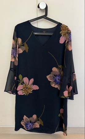 Robe 1.2.3 bleu marine à fleurs manches évasées NEUVE, 40
