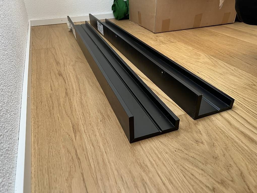 Scaffali: Zwei Ikea Wandregale – Usato da Zürich venduto da rojello182 2