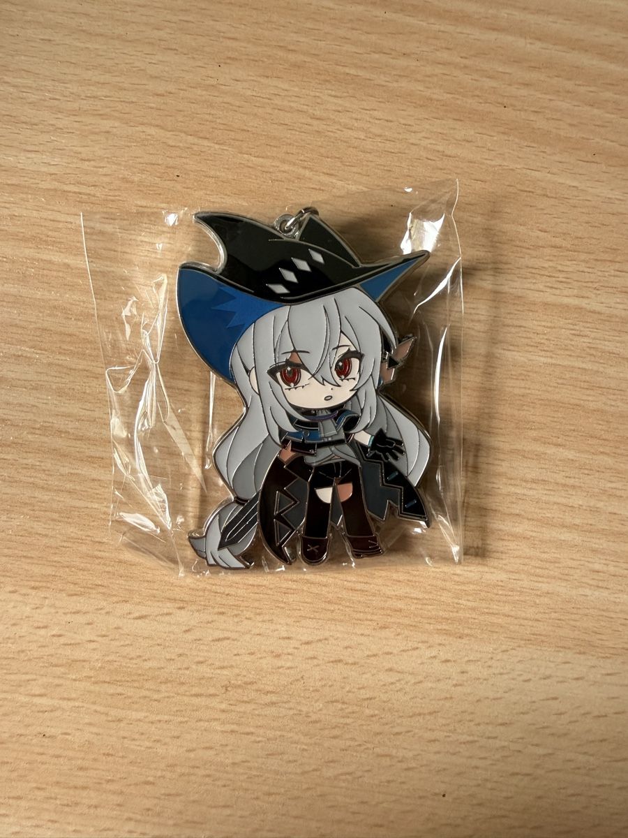 Statuette: [Arknights] Skadi metallic keychain – Nuovo (secondo la descrizione) da Glattbrugg venduto da LuluIcey