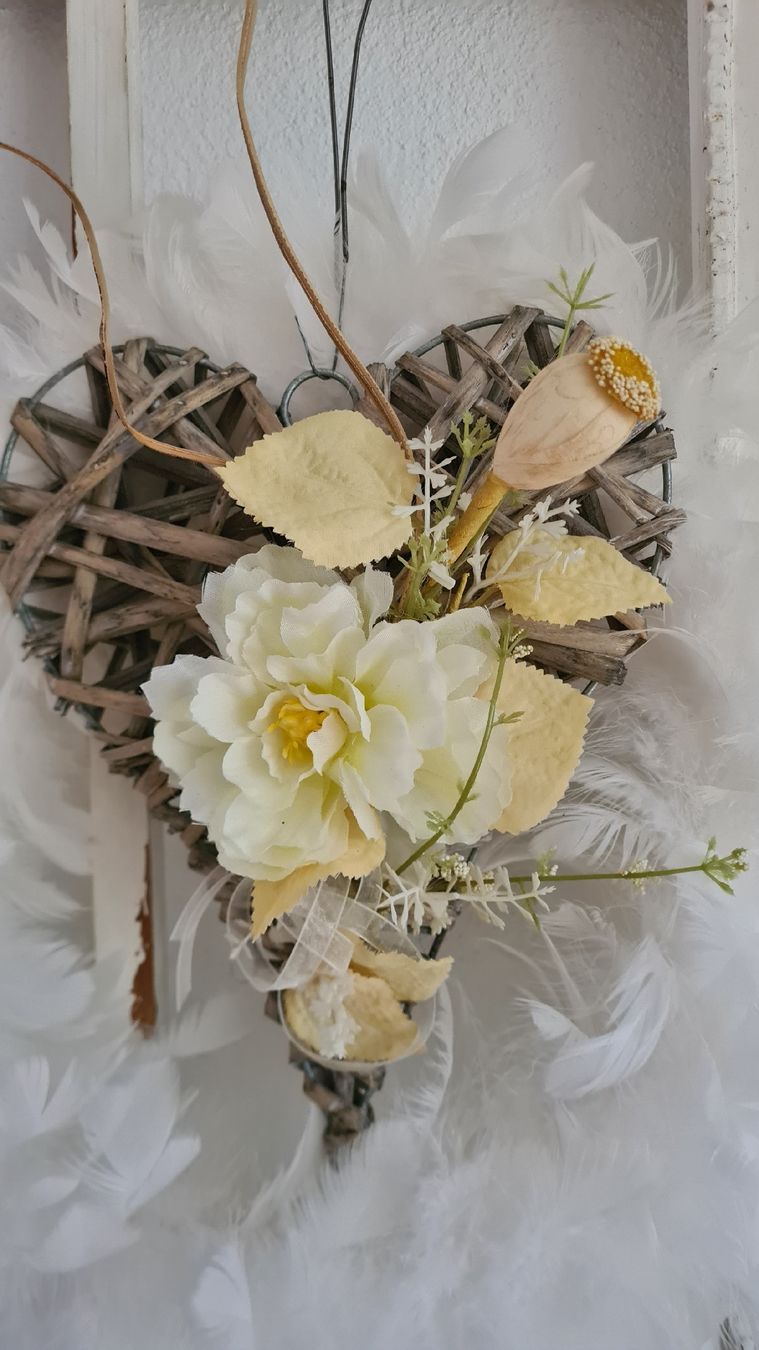 Alle Dekorationen: Shabby- chic Herz mit Blumen Unikat – Neu und originalverpackt aus Böttstein von decodor-angi