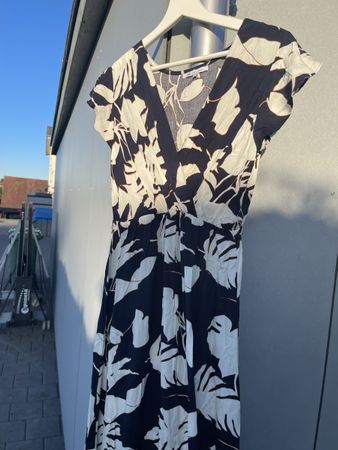 Sommerkleid Gr. 38 Blumenmuster Dunkelblau/Weis