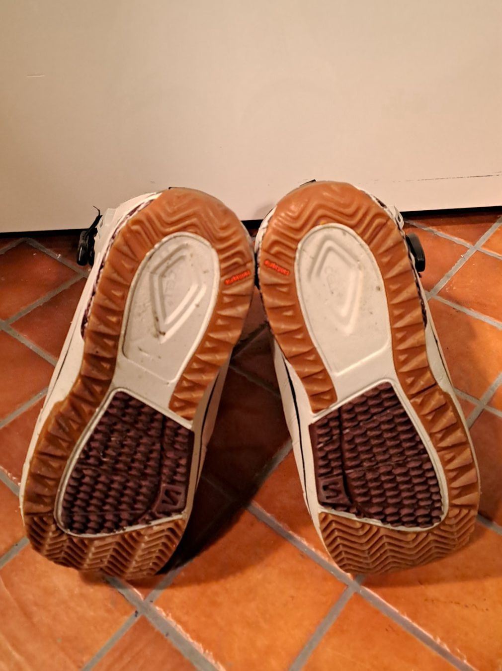 Salomon Scarpe da donna: Salomon Snowboard Schuhe Gr.38.5 – Usato da Oberrieden venduto da Raja011 4