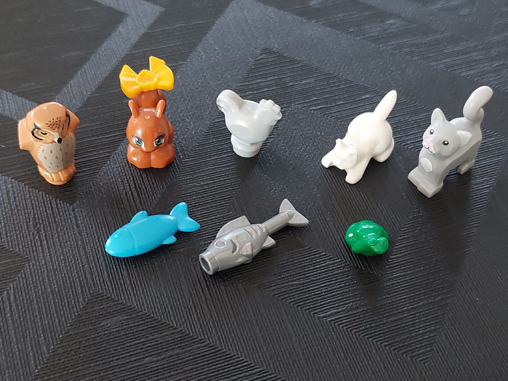 Lego Figuren: Div Lego Tiere ( Eule,  Eichhörnchen,  Katzen  usw.) – Gebraucht aus Zetzwil von sti_x9xf