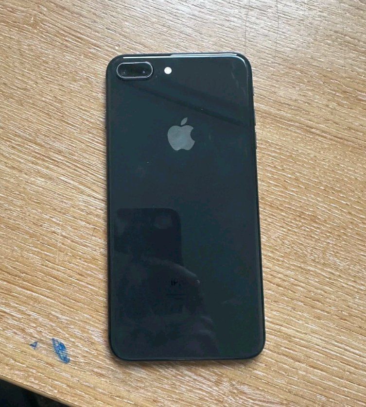 Apple Telefoni cellulari / Smartphones: Iphone 8 Plus (256GB) Akku 100% – Usato da Luzern venduto da Waince786 1