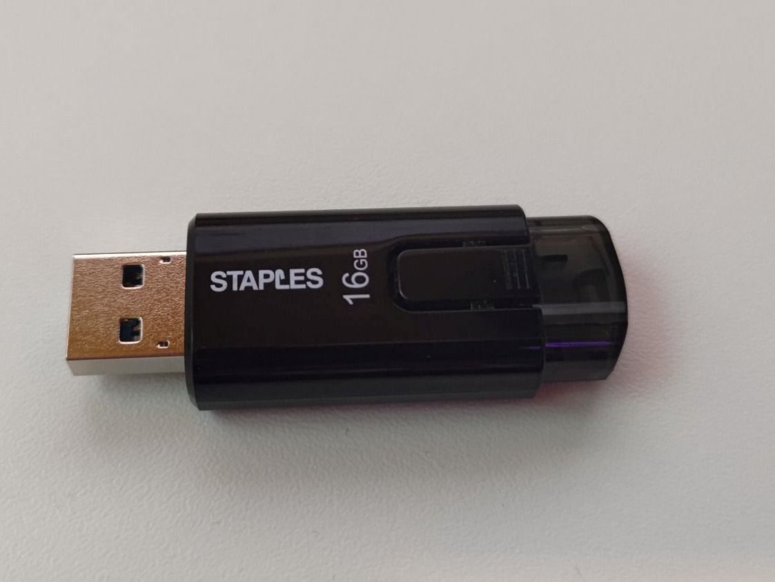 USB Sticks: USB-Stick 16GB 3.0 – Gebraucht aus Liestal von Kratzilla