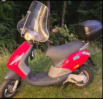 Piaggio Roller Zip 50, Rot, Topcase & Windschild