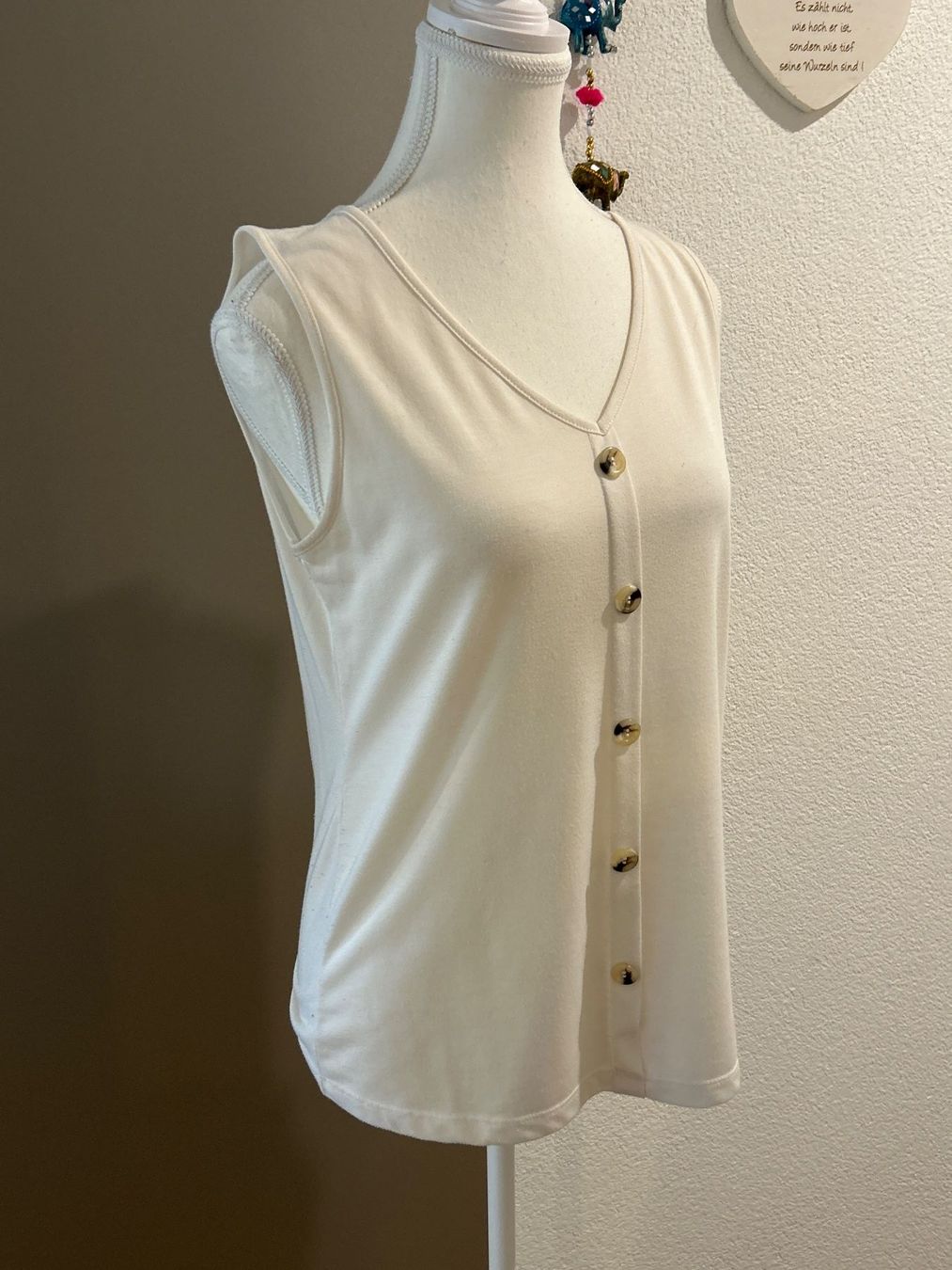 Top: Damen Top ecruweiss mit V - Ausschnitt – Usato da Brunnen venduto da Nala2929 1