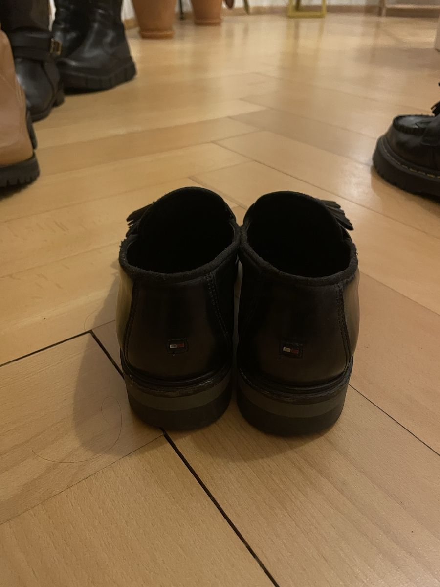 Tommy Hilfiger Scarpe da donna: Tommy Hilfiger Loafers – Usato da Basel venduto da BiancaCCC 2