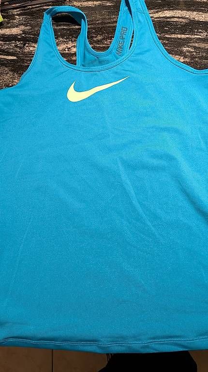 Nike Top: Nike Top Gr M – Usato da Wattenwil venduto da karinschaw 1