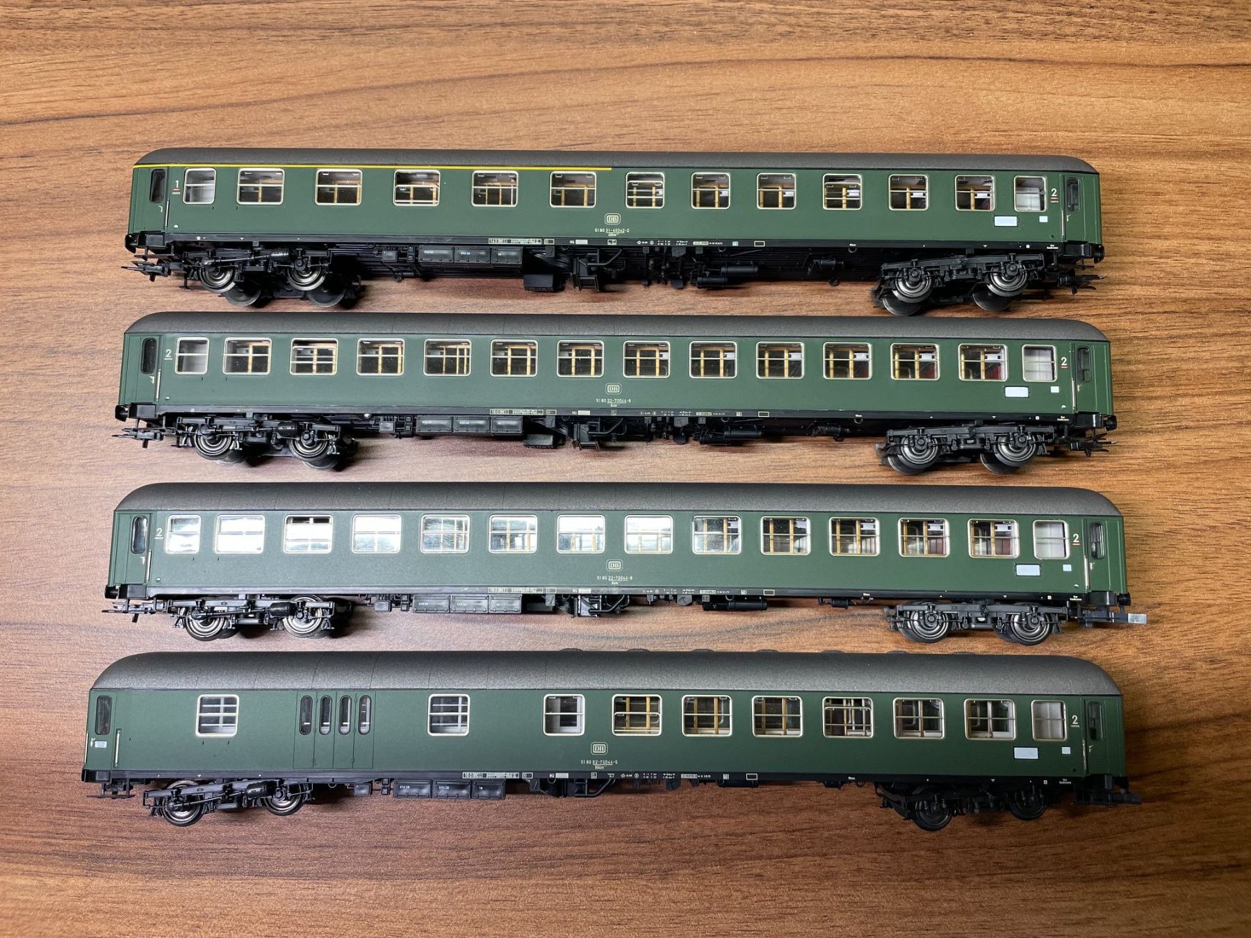 Modellini di ferrovie: ADE 4x Personenwagen der DB in DC – Usato da Villmergen venduto da Mfritz