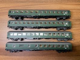 ADE 4x Personenwagen der DB in DC